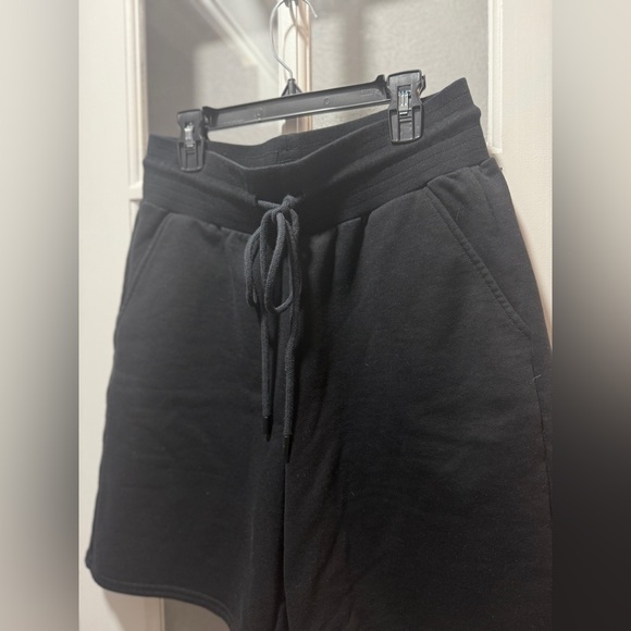 Alo Men’s Chill Short - Picture 9 of 11